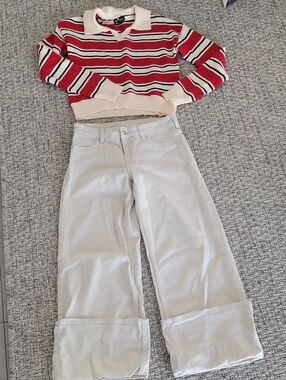 Cozy Red & Cream Sweater With Cream Jeans  Size 2